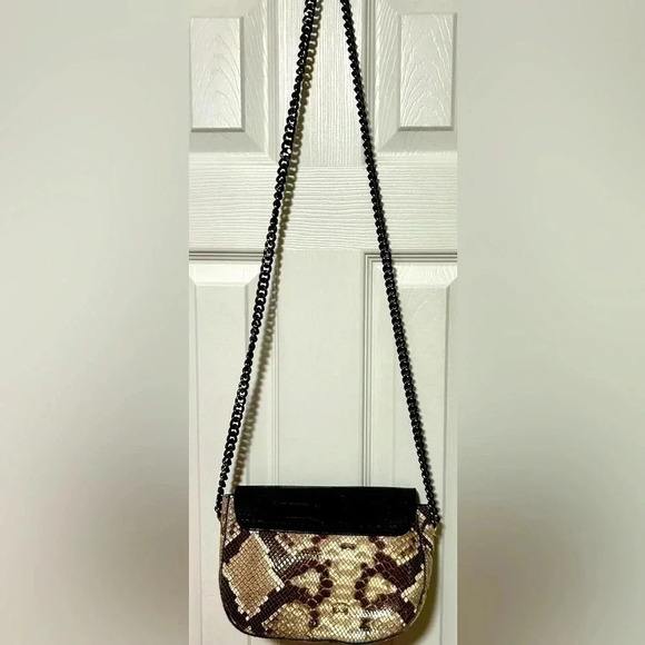Vittoria Napoli Leather and Python Stylish Crossbody Bag - Picture 8 of 14